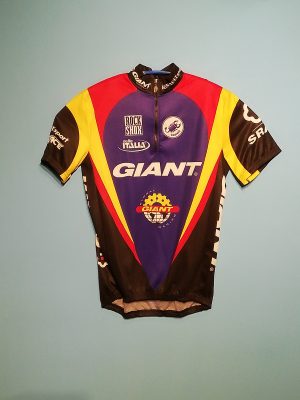 GIANT   2001